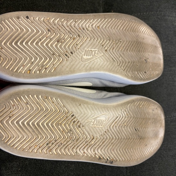 Nike Essentialist Canvas Mens Shoe. Size 9.5. - Picture 8 of 8